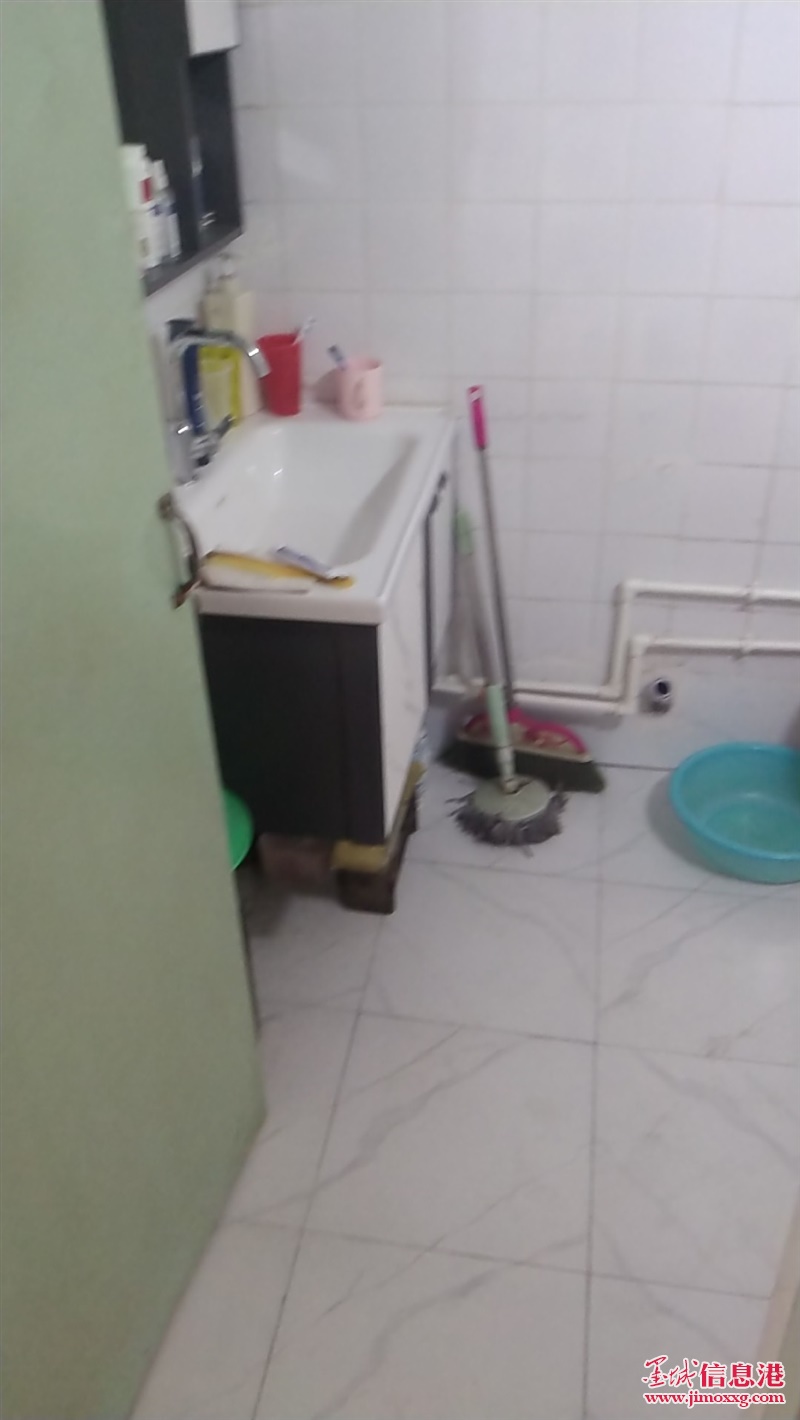 十亩地商住楼五楼